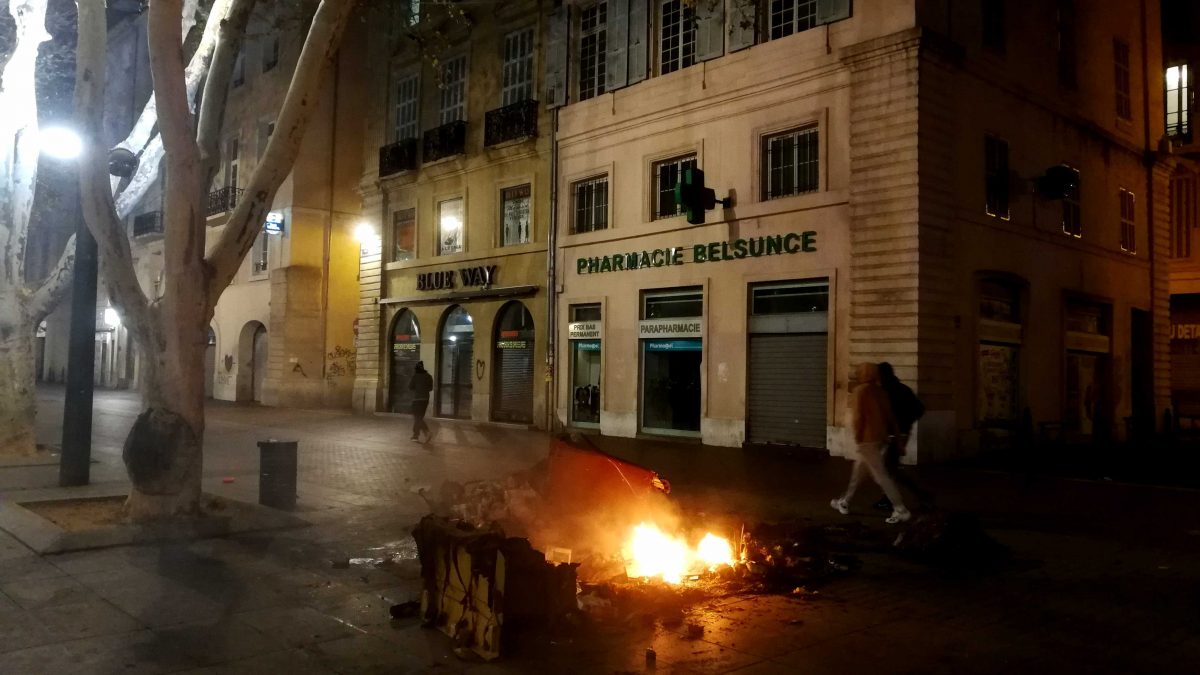 Au feu ! Les pompiers-pyromanes prennent le pouvoir !